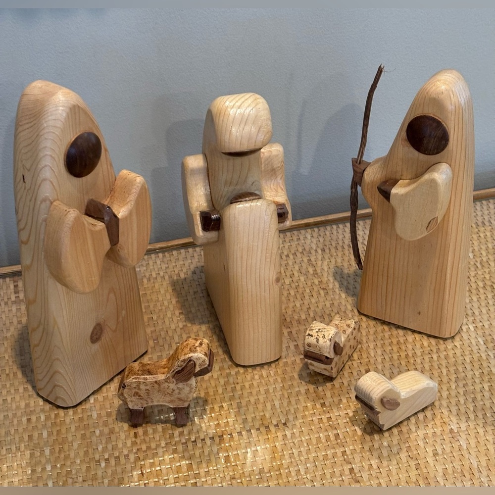 Handmade wood Nativity scene 6 pcs in excellent condition !